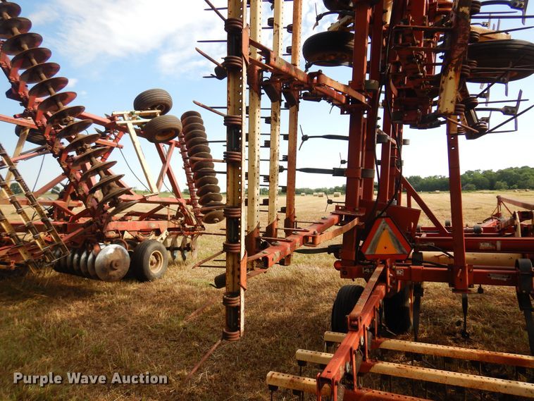 image for item KI9305 Krause 4241HR  field cultivator