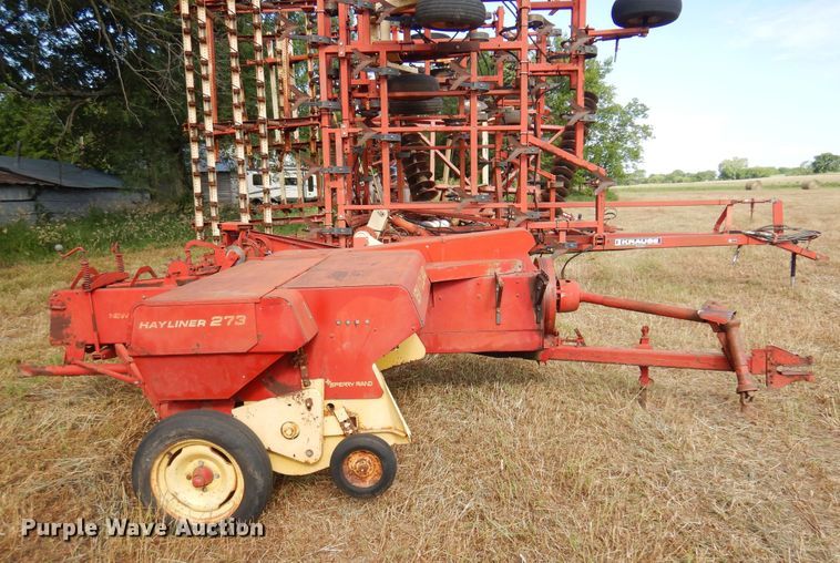 image for item KI9306 New Holland 273  small square baler