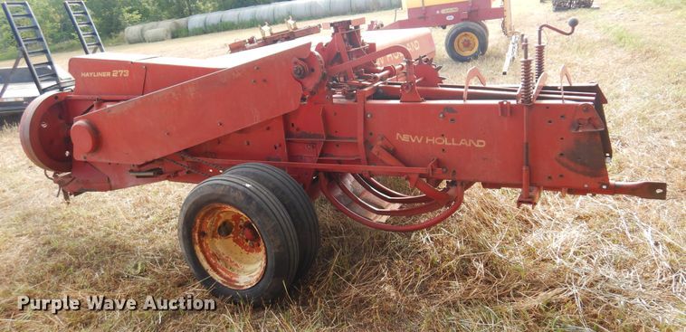image for item KI9306 New Holland 273  small square baler