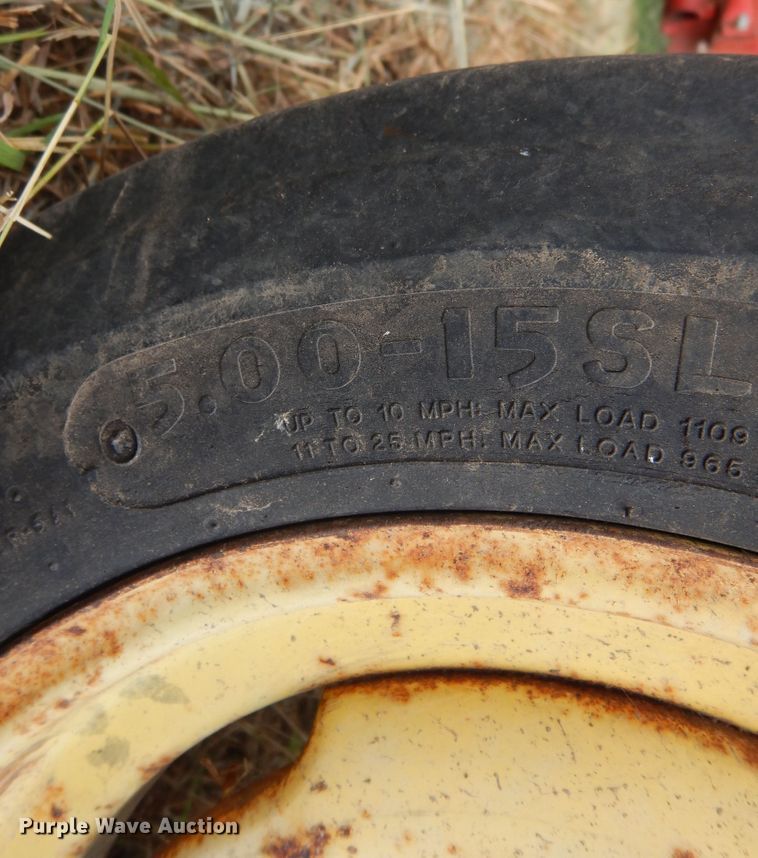 image for item KI9306 New Holland 273  small square baler