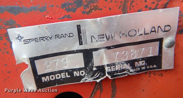 image for item KI9306 New Holland 273  small square baler