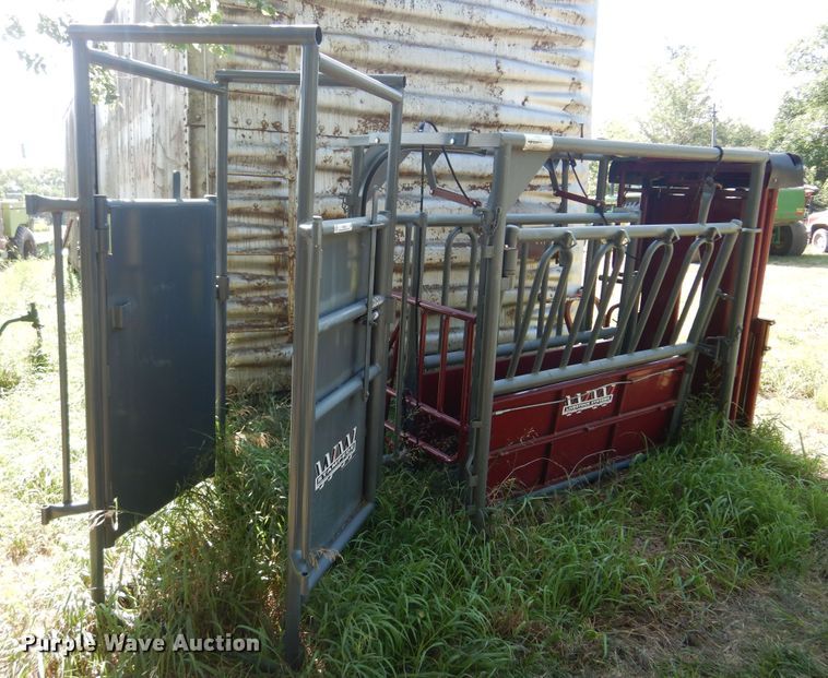 image for item KI9320 WW  livestock squeeze chute