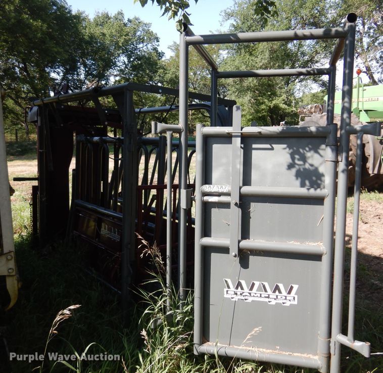 image for item KI9320 WW  livestock squeeze chute
