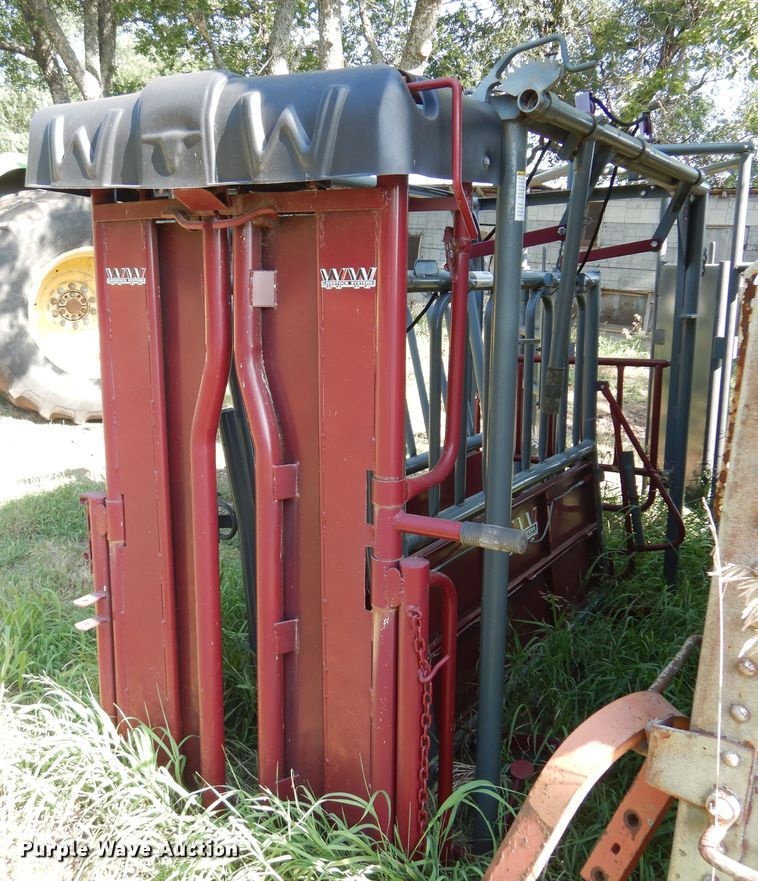 image for item KI9320 WW  livestock squeeze chute