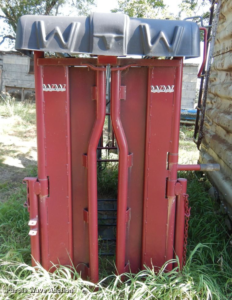 image for item KI9320 WW  livestock squeeze chute