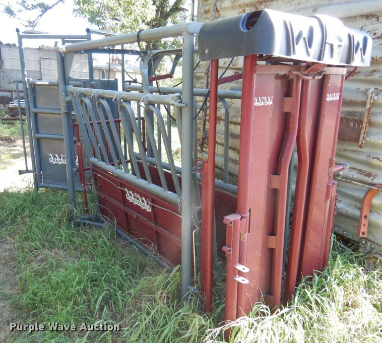 image for item KI9320 WW  livestock squeeze chute