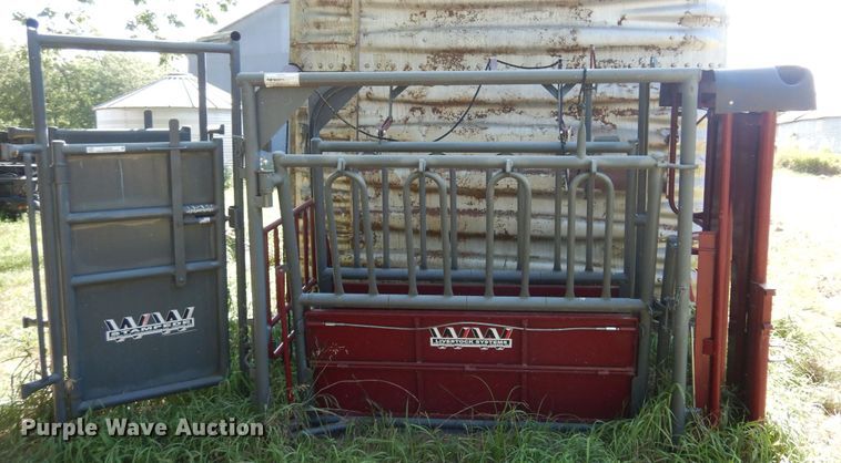 image for item KI9320 WW  livestock squeeze chute
