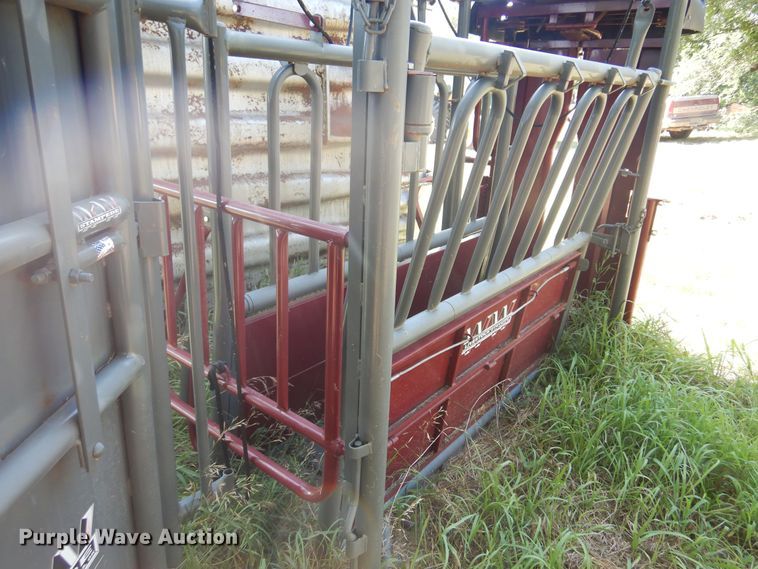 image for item KI9320 WW  livestock squeeze chute