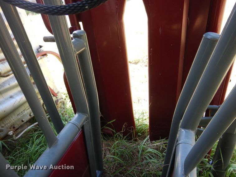 image for item KI9320 WW  livestock squeeze chute