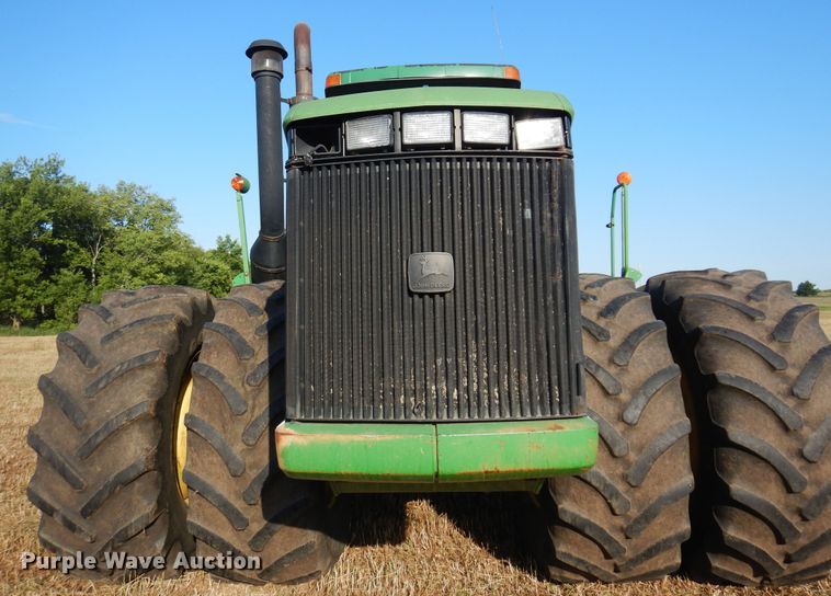 image for item KI9321 1997 John Deere 9400  4WD tractor