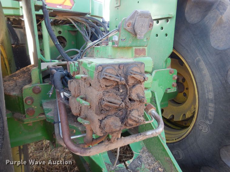 image for item KI9321 1997 John Deere 9400  4WD tractor