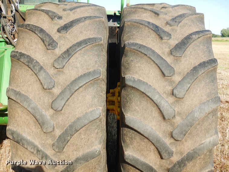 image for item KI9321 1997 John Deere 9400  4WD tractor