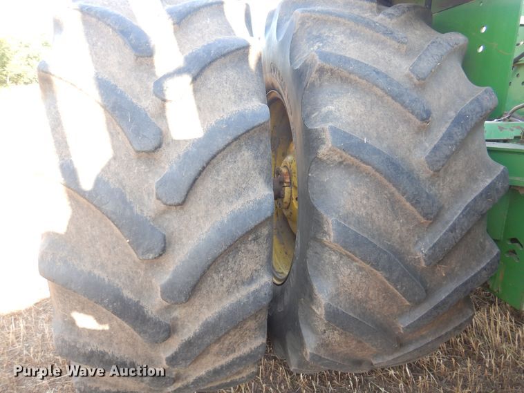 image for item KI9321 1997 John Deere 9400  4WD tractor