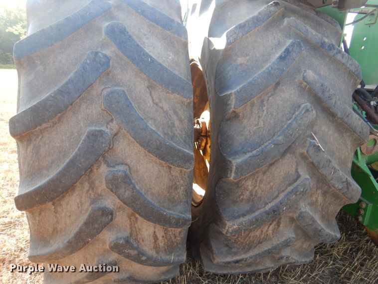 image for item KI9321 1997 John Deere 9400  4WD tractor