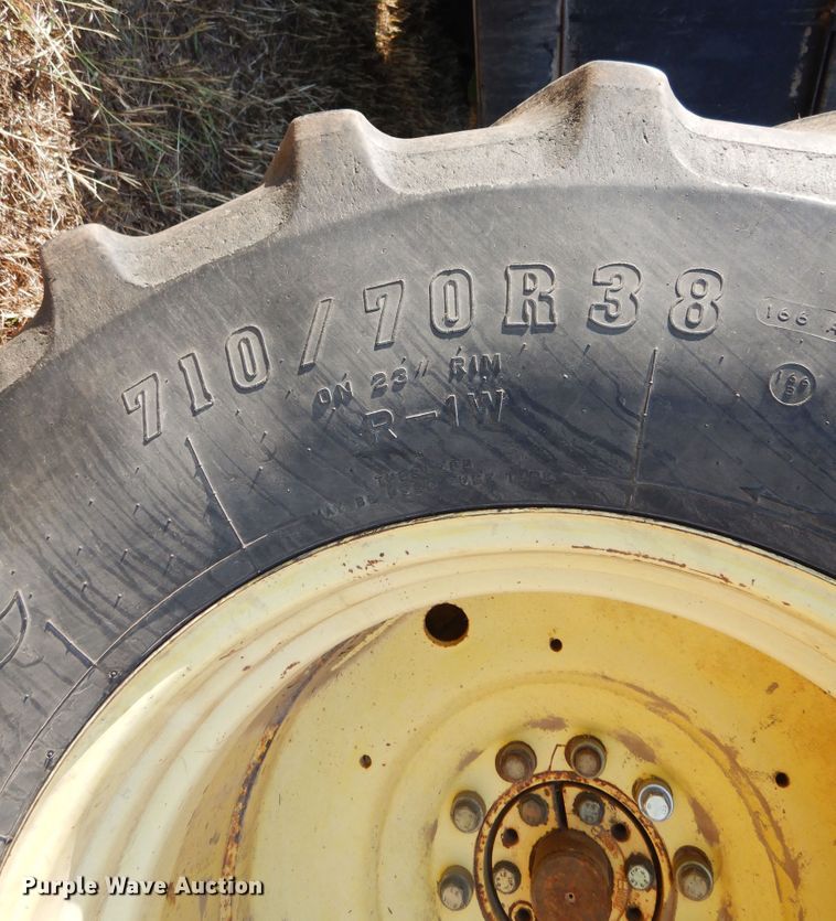 image for item KI9321 1997 John Deere 9400  4WD tractor