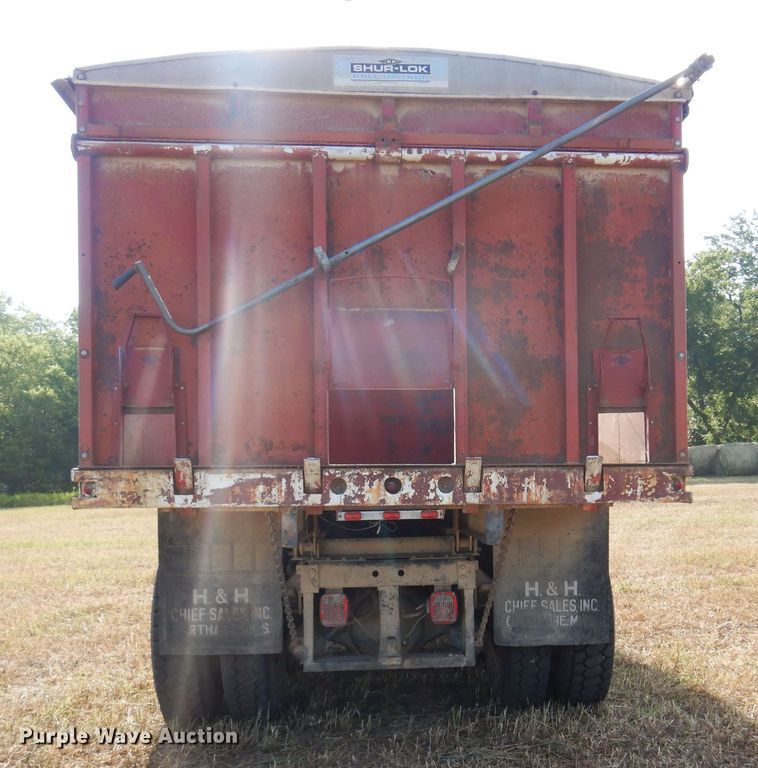 image for item KI9324 1979 International F2275  grain truck