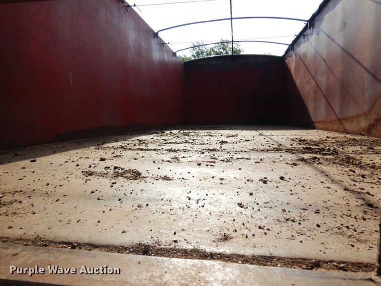 image for item KI9324 1979 International F2275  grain truck