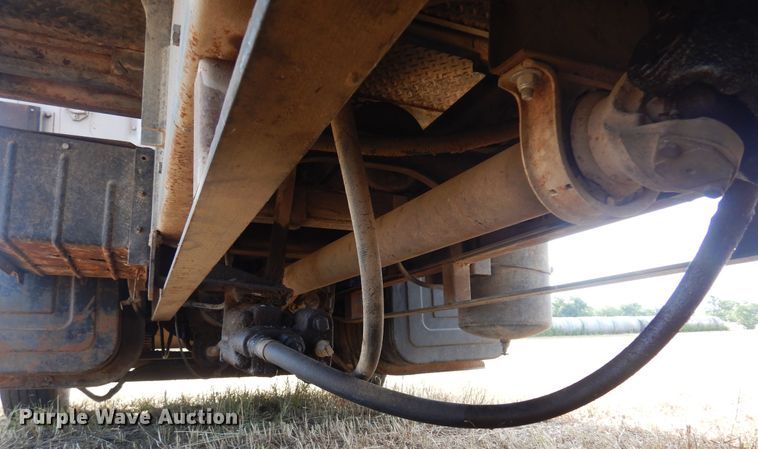 image for item KI9324 1979 International F2275  grain truck