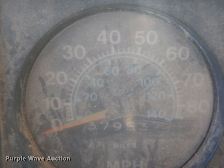 image for item KI9324 1979 International F2275  grain truck