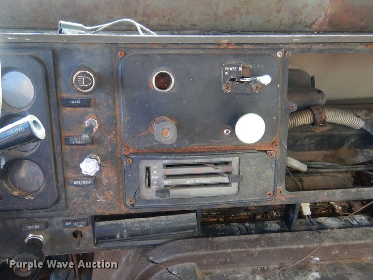 image for item KI9324 1979 International F2275  grain truck