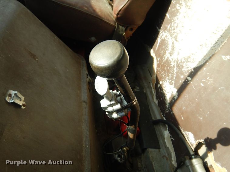 image for item KI9324 1979 International F2275  grain truck