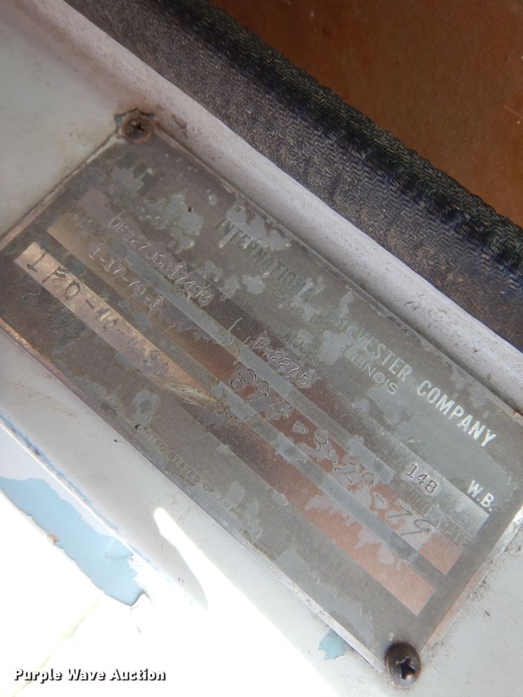 image for item KI9324 1979 International F2275  grain truck