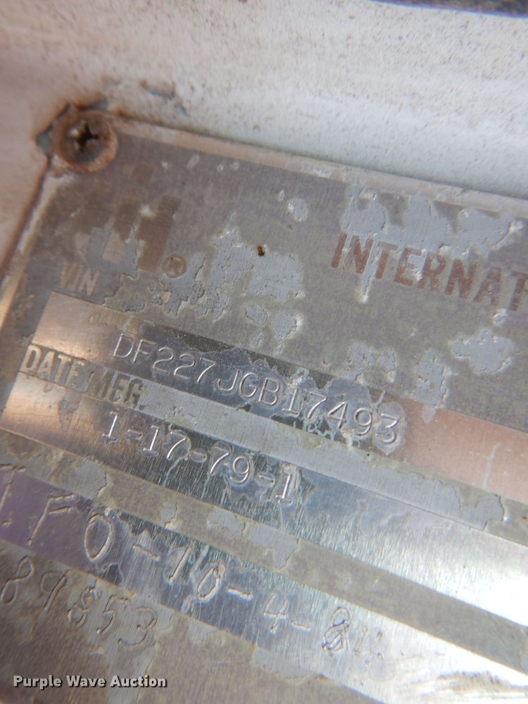 image for item KI9324 1979 International F2275  grain truck