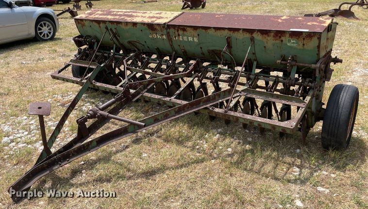 image for item KJ9700 John Deere FB B  grain drill