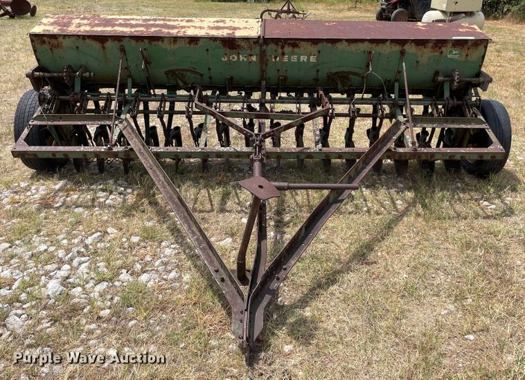 image for item KJ9700 John Deere FB B  grain drill