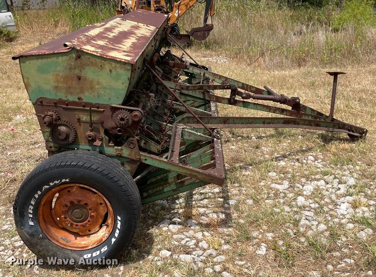 image for item KJ9700 John Deere FB B  grain drill