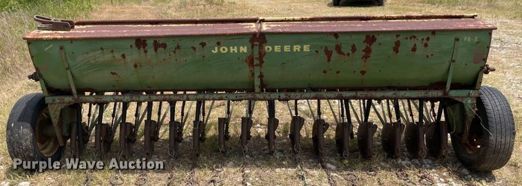 image for item KJ9700 John Deere FB B  grain drill
