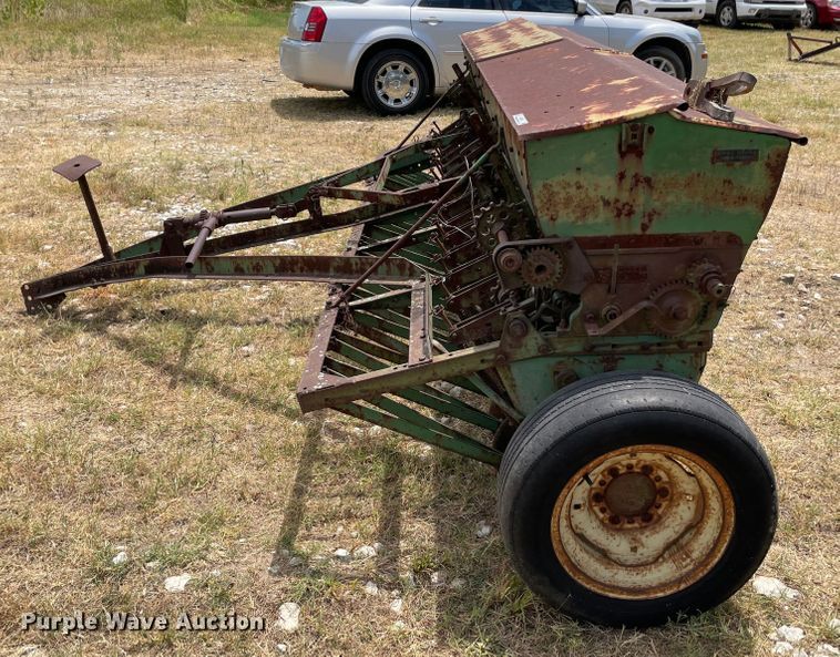 image for item KJ9700 John Deere FB B  grain drill