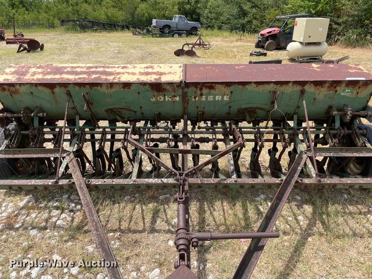 image for item KJ9700 John Deere FB B  grain drill