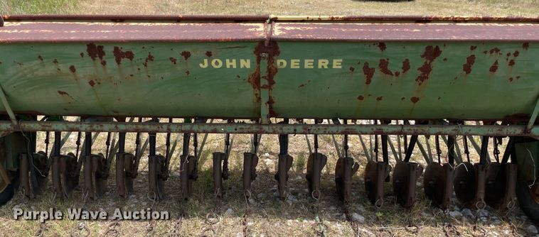 image for item KJ9700 John Deere FB B  grain drill