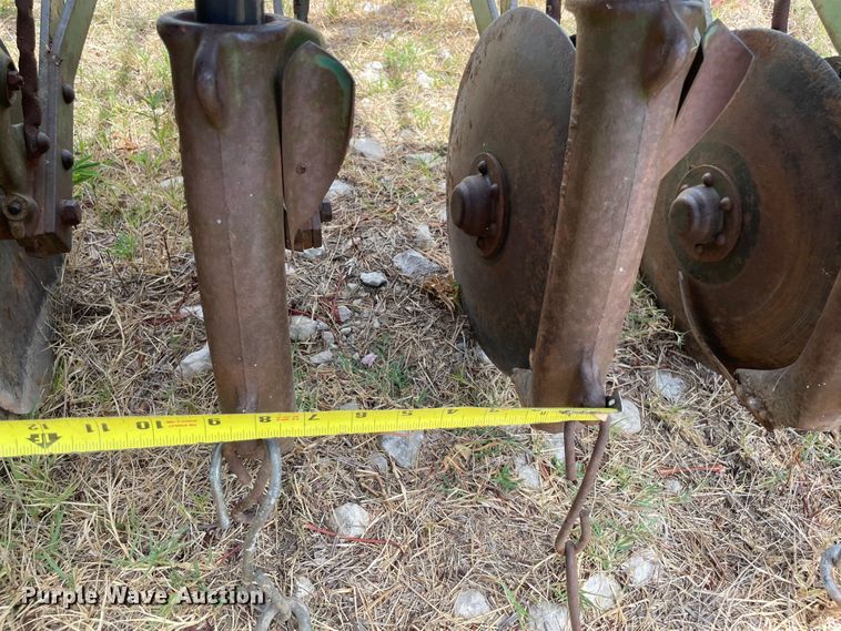 image for item KJ9700 John Deere FB B  grain drill