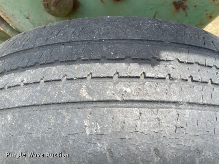 image for item KJ9700 John Deere FB B  grain drill