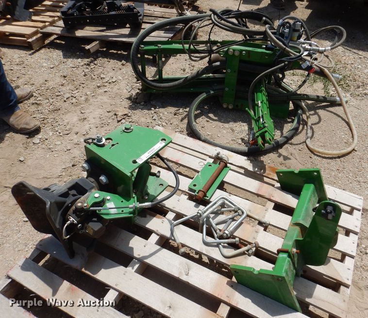 image for item KP9507 John Deere PitStop Pro  NH3 tank attachment system