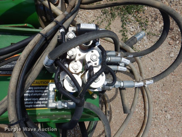 image for item KP9507 John Deere PitStop Pro  NH3 tank attachment system