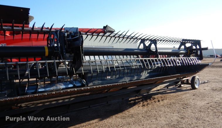 image for item LB9823 2011 MacDon FD70  flex draper head