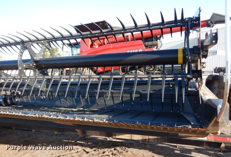 image for item LB9823 2011 MacDon FD70  flex draper head