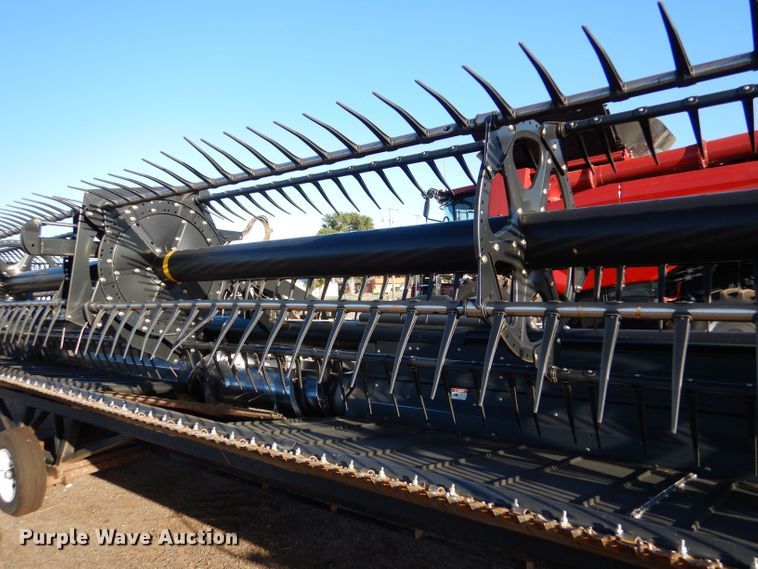 image for item LB9823 2011 MacDon FD70  flex draper head