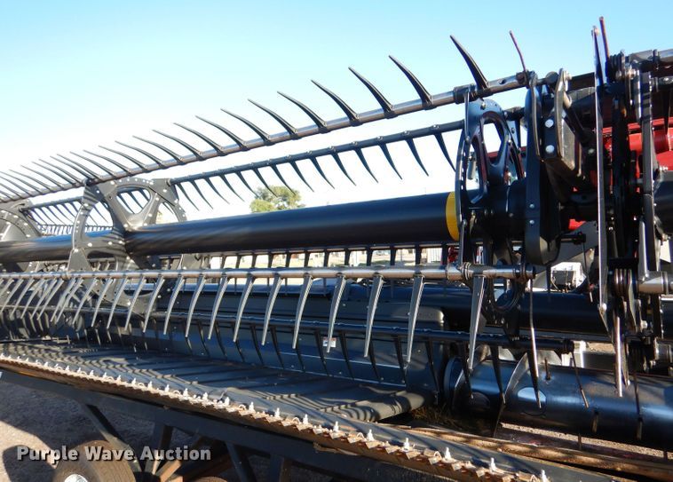 image for item LB9823 2011 MacDon FD70  flex draper head