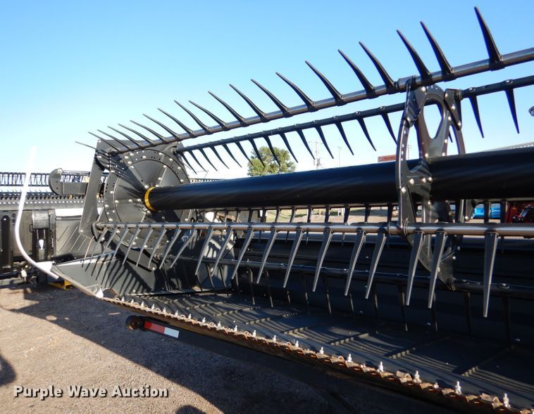 image for item LB9823 2011 MacDon FD70  flex draper head