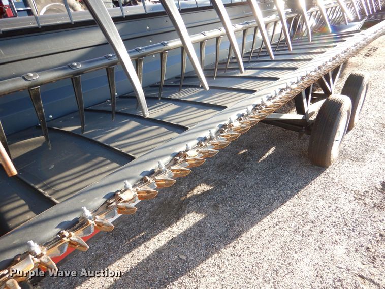 image for item LB9823 2011 MacDon FD70  flex draper head