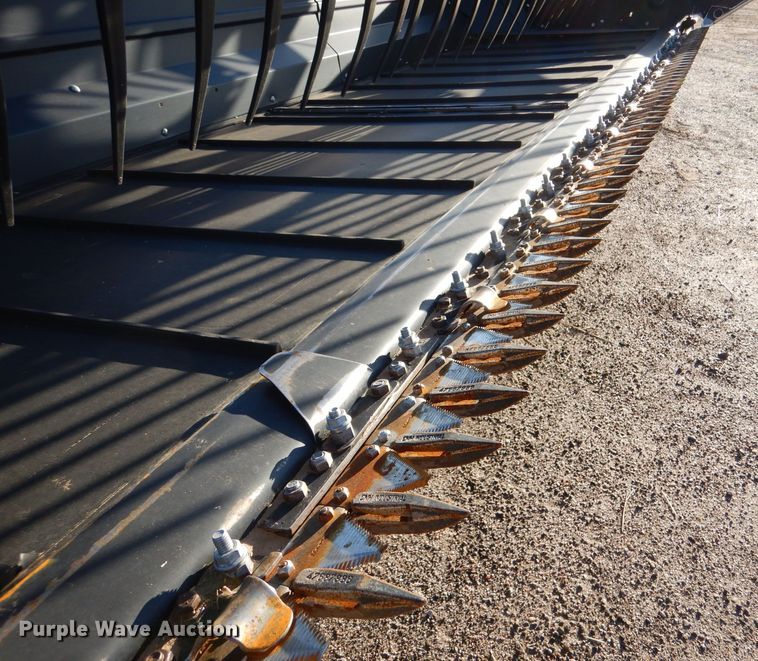 image for item LB9823 2011 MacDon FD70  flex draper head