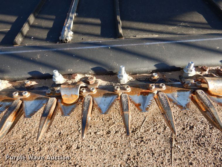 image for item LB9823 2011 MacDon FD70  flex draper head