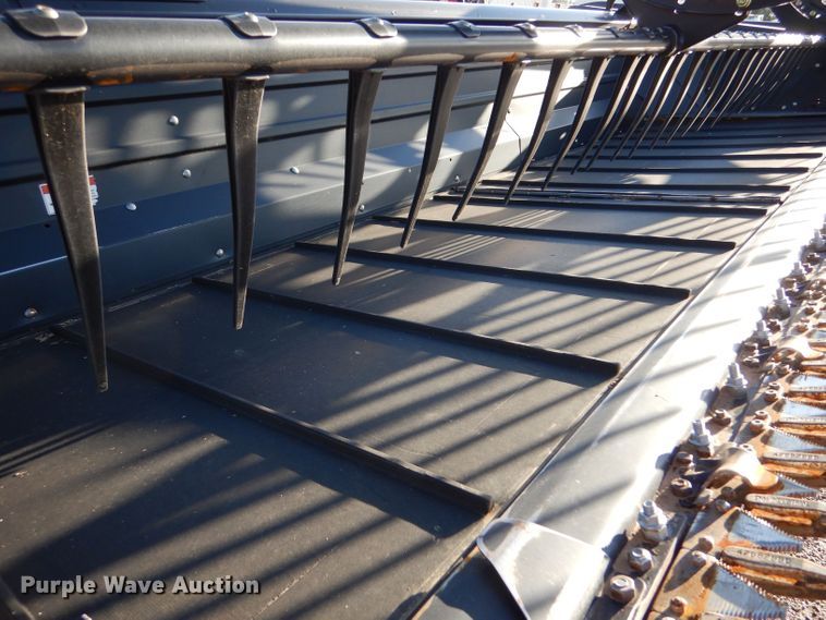 image for item LB9823 2011 MacDon FD70  flex draper head