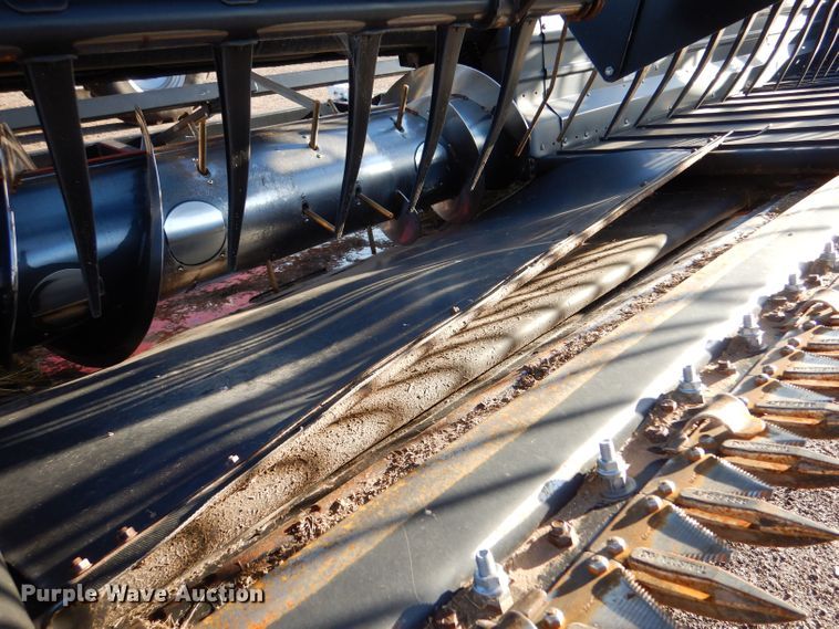 image for item LB9823 2011 MacDon FD70  flex draper head