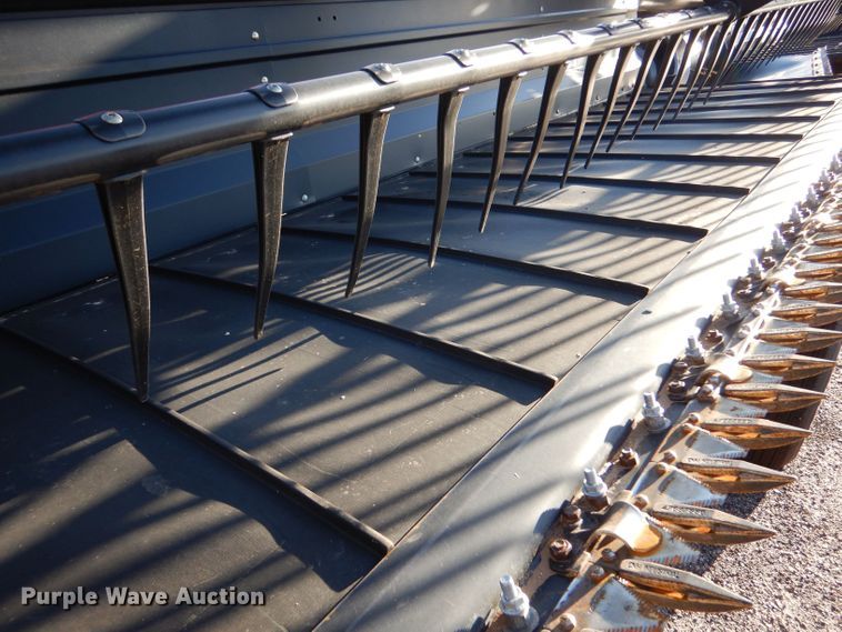 image for item LB9823 2011 MacDon FD70  flex draper head