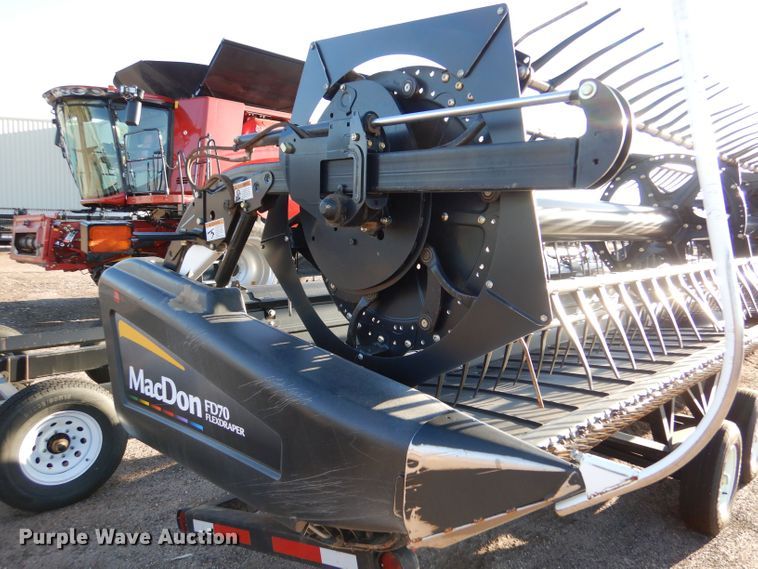 image for item LB9823 2011 MacDon FD70  flex draper head